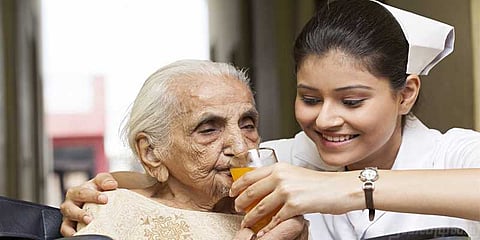 நாளை “இரண்டாம் தாய்” செவிலியர்கள் தினம் 