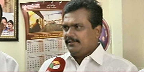 வழக்கை திரும்ப பெறுவதா, வேண்டாமா?  - மக்களுடன் தங்க தமிழ்செல்வன் ஆலோசனை