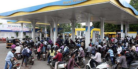 25,000 புதிய பெட்ரோல் பங்குகளை திறக்க முடிவு