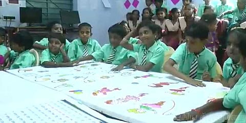 பழங்குடிகள் பள்ளியை ‘ஸ்மார்ட்’வகுப்பறையாக மாற்றிய சாம்சன்