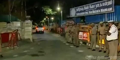 முதலமைச்சர் வீட்டிற்கு வெடிகுண்டு மிரட்டல் - யார் அந்தச் சிறுவன் ?