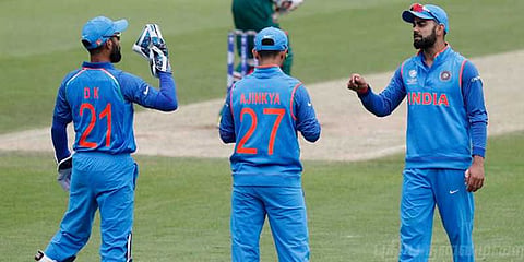 தினேஷ் கார்த்திக்கை ஓரம் கட்டுகிறாரா கோலி ? - மறுக்கப்பட்ட வாய்ப்புகள்