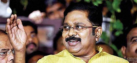 திவாகரன் ஒரு ப்யூஸ் போன பவர் சென்டர்: தினகரன் தாக்கு