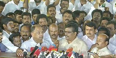 18 எம்எல்ஏக்கள் தகுதி நீக்கம் சரியே - முதலமைச்சர் தரப்பு‌ 