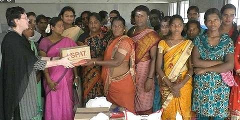 கேரளாவுக்கு உதவிக்கரம் நீட்டிய திரு‌நங்கைகள்