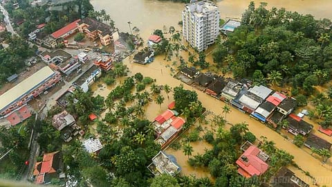 முகாம்களாக மாறிய கோயில்கள், மசூதிகள், சர்ச்சுகள் - மலர்ந்த மனிதநேயம்
