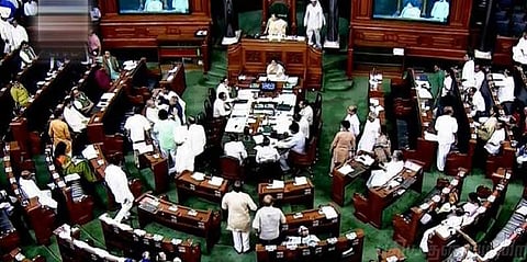 எம்.பி. பதவி முடிந்தும் தொடரும் வங்கிக் கணக்குகள் 