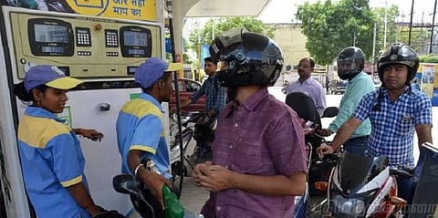 பெட்ரோல் விலை ரூ100ஐ தாண்டாது..! எப்படி தெரியுமா?