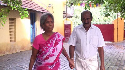 வயதானாலும் வற்றாத காதல்நதி : இப்படியும் ஒரு காதல் தம்பதி..!