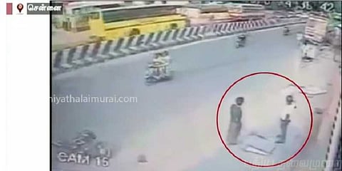 பேருந்து மோதி உயிரிழந்த இளைஞர் - காட்டி கொடுத்த சிசிடிவி 