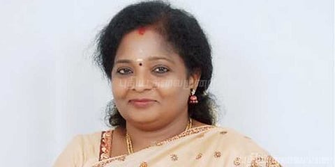 ’பெண்பாடு அல்ல, பண்பாடு பாதுகாக்கப்பட வேண்டும்’ : தமிழிசை ட்விட்!