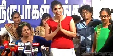 “ஆண்களே! எங்களுக்கு துணை நில்லுங்கள்”  - கையெடுத்து கும்பிட்ட சின்மயி