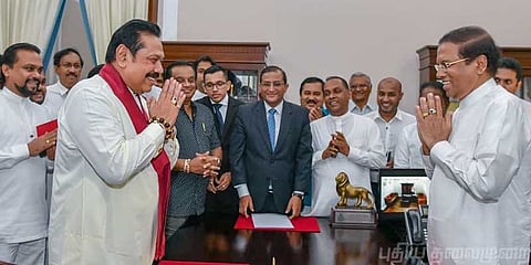 இலங்கை நாடாளு மன்றத்தை அதிரடியாக முடக்கிய அதிபர் சிறிசேன 