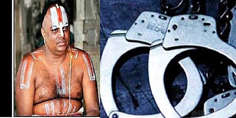 யார் இந்த சதுர்வேதி சாமியார்? போலீசாரிடம் சிக்காமல் தப்பிப்பது எப்படி?
