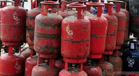 மானியமில்லாத சிலிண்டர் விலை ரூ133 குறைப்பு