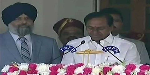 தெலங்கானா முதல்வராக சந்திரசேகர ராவ் பதவியேற்பு 