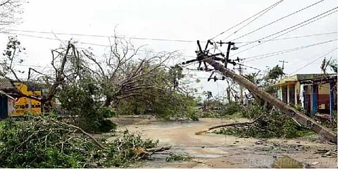 மின்சாரம் இல்லாத நாட்களுக்கும் கட்டணம்  - வேதாரண்யம் மக்கள் வேதனை