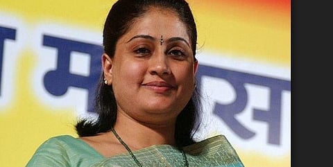 பெங்களூர் சிறையில் சசிகலாவை சந்தித்தார் விஜயசாந்தி!