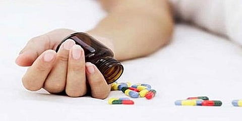4 குழந்தைகளுடன் தாய் தற்கொலை முயற்சி