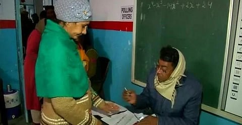ராம்கார் தொகுதி இடைத்தேர்தல்: காங்கிரஸ் முன்னிலை