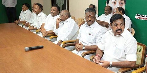 அதிமுக மாவட்டச்செயலாளர்கள் கூட்டம் ; திமுக எம்.எல்.ஏக்கள் கூட்டம் - இன்று