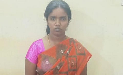 இரக்கமில்லாமல் தகாத உறவிற்காக குழந்தையை கொன்ற தாய் கைது !