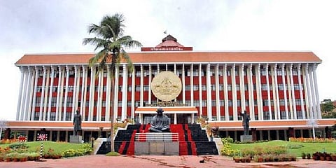 விவசாயிகளிடமிருந்து கடனை வசூலிக்கும் வங்கிகள் முடிவுக்கு கேரள அரசு தடை  