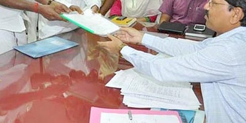 தமிழகத்தில் நாளை வேட்பு மனுத் தாக்கல் : சூடுபிடிக்கும் தேர்தல் களம்
