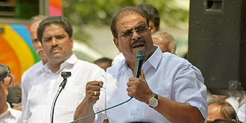 பெண்களுக்கு எதிராக காங். வேட்பாளர் பிரச்சார வீடியோ - கேரளாவில் வெடித்தது சர்ச்சை 