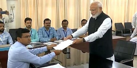 வாரணாசி தொகுதியில் வேட்புமனு தாக்கல் செய்தார் பிரதமர் மோடி 