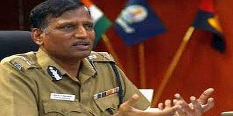 மதுரை காவல் உதவி ஆணையர் மோகன்தாஸ் காத்திருப்போர் பட்டியலுக்கு மாற்றம் 