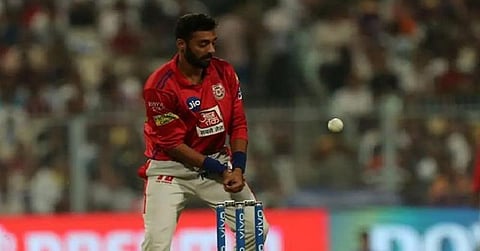 ஐபிஎல் தொடரிலிருந்து வருண் சக்ரவர்த்தி விலகல் 