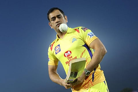 ஃபோனி போனா என்ன ? சேப்பாக்கத்தை சுழன்ற தோனி புயல் !