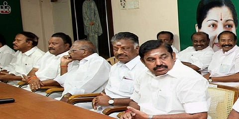 ஒற்றைத் தலைமையா ? இரட்டைத் தலைமையா ? இன்று கூடுகிறது அதிமுக கூட்டம்