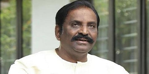 தமிழில் பதவியேற்ற எம்பிக்களுக்கு வைரமுத்து வாழ்த்து  
