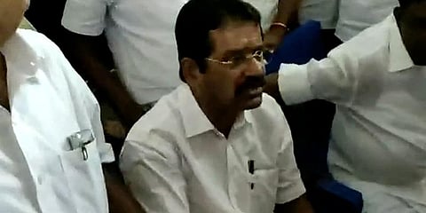 அதிமுக எம்.எல்.ஏவின் மகன் மீது வழக்குப்பதிவு 