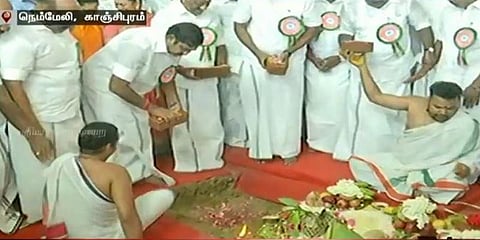 கடல் நீரை குடிநீராக்கும் திட்டத்திற்கு அடிக்கல் நாட்டினார் முதலமைச்சர் பழனிசாமி 