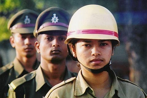 தீயணைப்புத் துறையில் முதல்பெண் - வென்று காட்டிய ஹர்சினி 