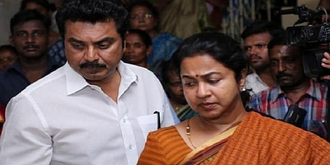காசோலை மோசடி வழக்கு - சரத்குமார், ராதிகாவுக்கு பிடிவாரண்ட் 