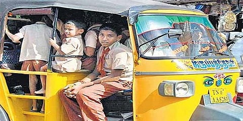 குறைந்து வரும் போக்குவரத்து விதிமீறல்கள் - உயர்நீதிமன்றத்தில் போக்குவரத்து காவல்துறை 