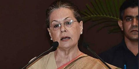 ரயில்வேத் துறை தனியார் மயமாக்கல் ஏன் ‌? - சோனியா காந்தி கேள்வி