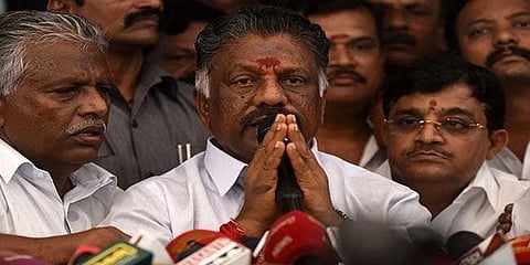 11 எம்.எல்.ஏக்கள் வழக்கு - நாளை விசாரணை 