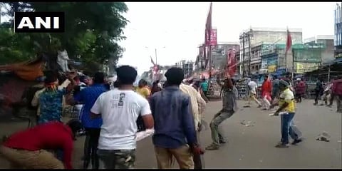 வானத்தை நோக்கி சுட்ட அடையாளம் தெரியாத நபர் - மேற்கு வங்க பதட்டம் 