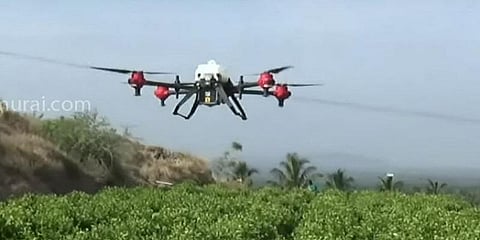 ட்ரோன் மூலம் பூச்சிமருந்து தெளிப்பு - விவசாயிகள் வரவேற்பு 