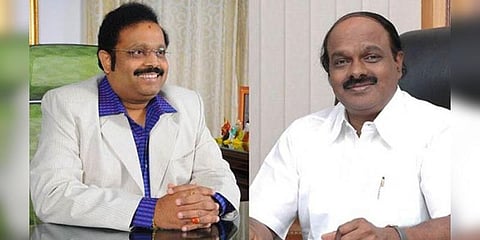 வேலூர் தொகுதி தேர்தல்: ஏ.சி.சண்முகம், கதிர் ஆனந்த் வேட்பு மனுக்கள் ஏற்பு