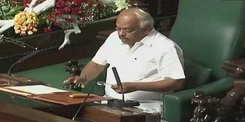 கர்நாடக அதிருப்தி எம்.எல்.ஏக்களுக்கு சபாநாயகர் சம்மன் 