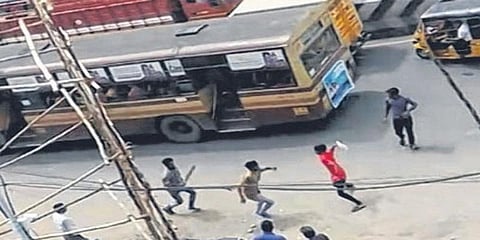 “பயப்படும் வகையில் மாணவர்களுக்கு கவுன்சிலிங்” - துணை ஆணையர் 