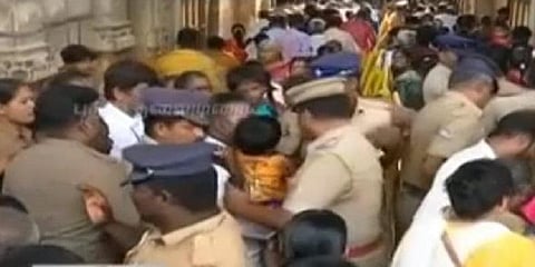 அத்திவரதர் வைபவம் - பட்டாக்கத்தியுடன் திரிந்த 4 பேர் கைது 