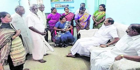 ஈரான் கப்பலில் சிக்கி தவிக்கும் தமிழரை மீட்க நடவடிக்கை - அமைச்சர் தங்கமணி உறுதி 