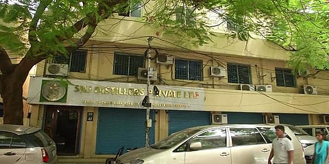 எஸ்.என்.ஜே. நிறுவனத்தில் நீடிக்கும் வருமான வரி சோதனை 